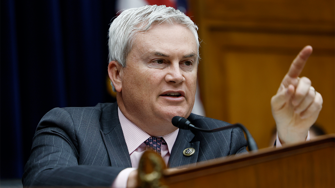 Comer ask sanctuary mayors to testify before committee