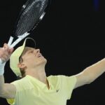 Jannik Sinner beats Alexander Zverev in 3 sets to win second Australian Open in a row : NPR