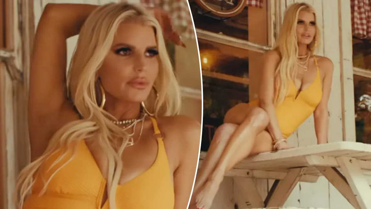 Jessica Simpson shows off revenge body after 'painful' split from husband