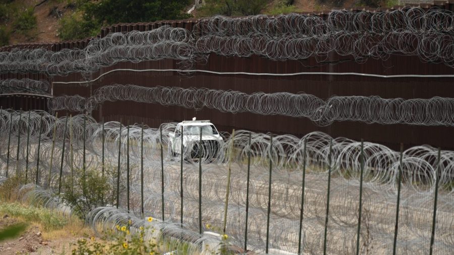 Pentagon sending 1,500 troops to secure US-Mexican border