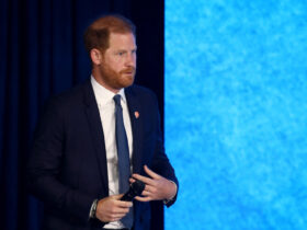 Prince Harry Agrees to Settlement as Murdoch’s U.K. Tabloids Offer Full Apology