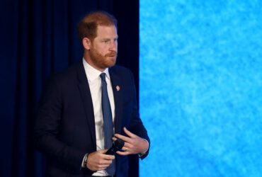 Prince Harry Agrees to Settlement as Murdoch’s U.K. Tabloids Offer Full Apology