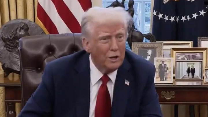 Trump jokingly asks reporter if he should swim to visit DC plane crash site