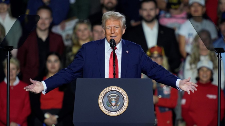 Trump places tariffs, travel ban on Colombia after not accepting deportation flights