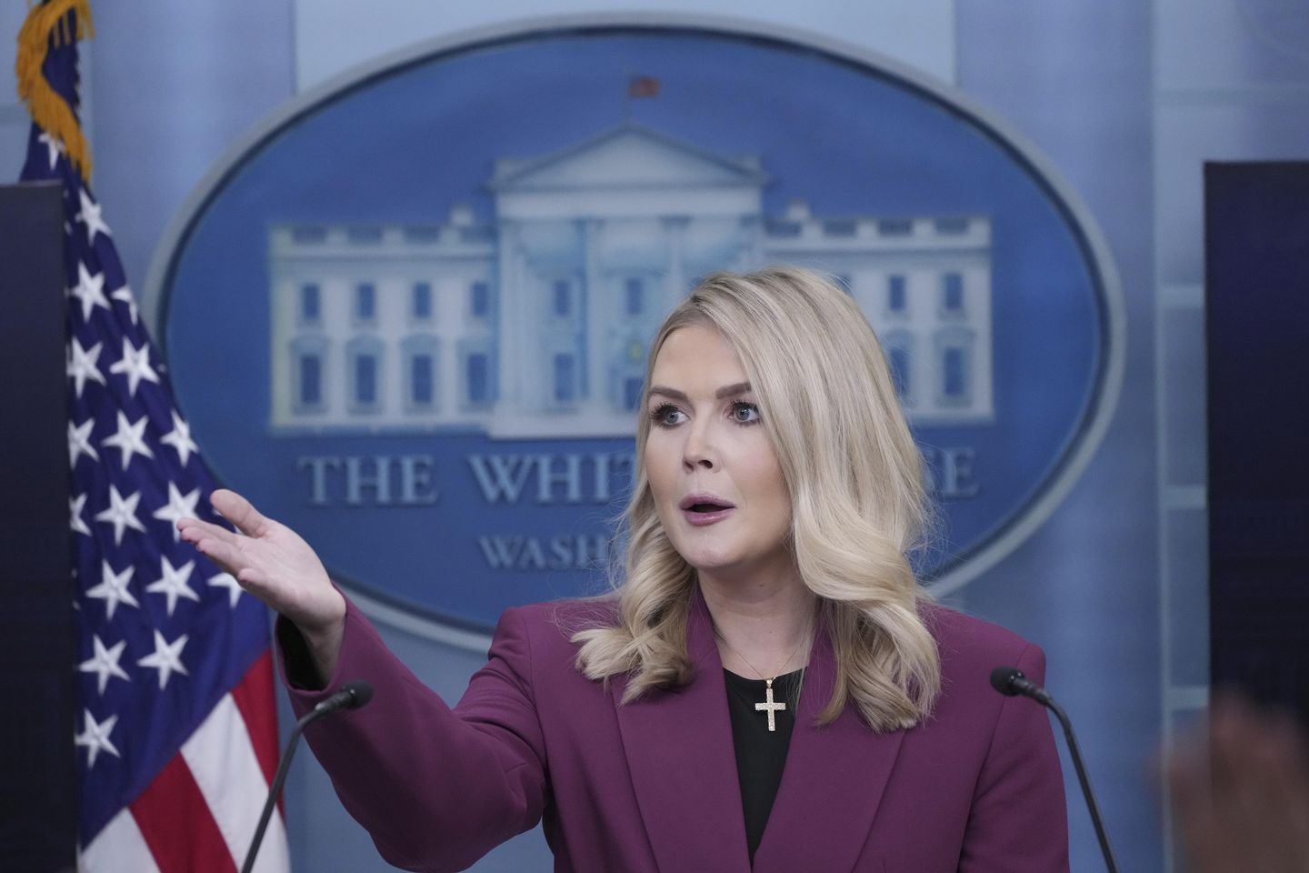 White House press secretary calls on media outlets to tell truth