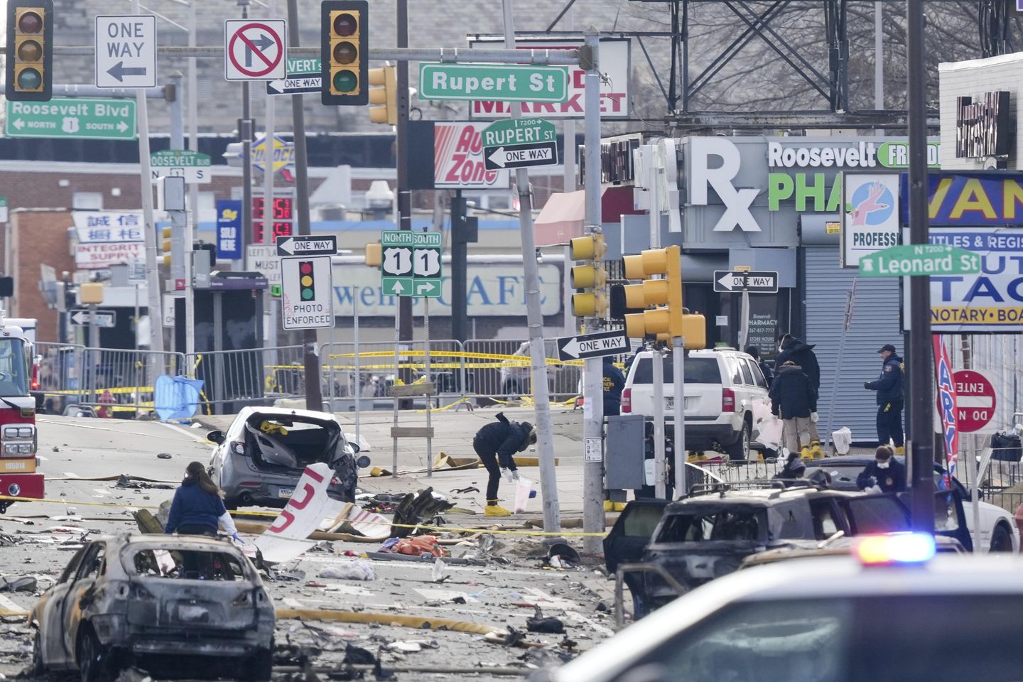 Mayor says 1 person on the ground killed, 19 injured in medical plane crash in Philadelphia
