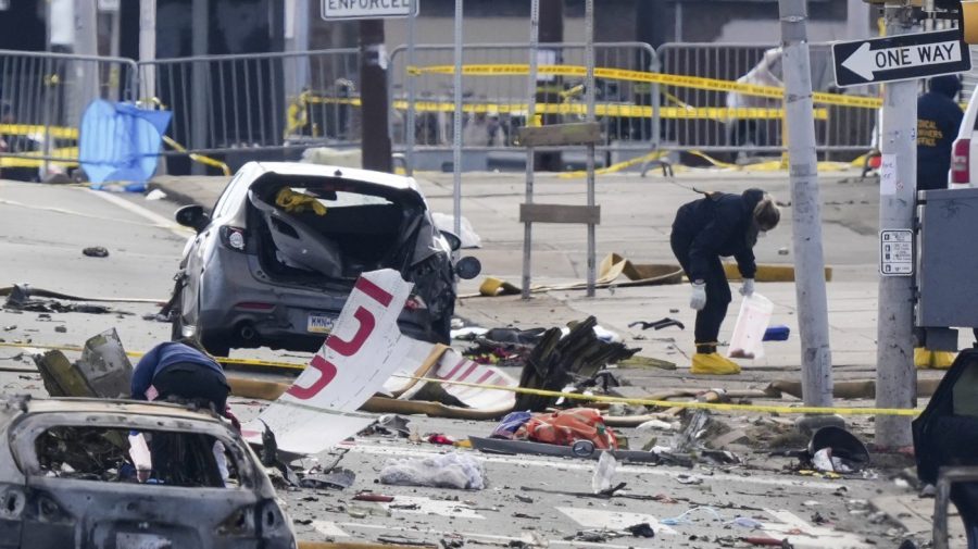 Sheinbaum offers condolences after 6 Mexican nationals killed in Philadelphia plane crash