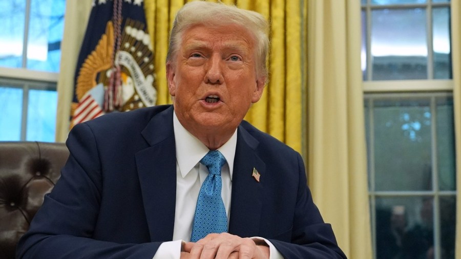 Trump says plane crash remarks won’t blunt investigation