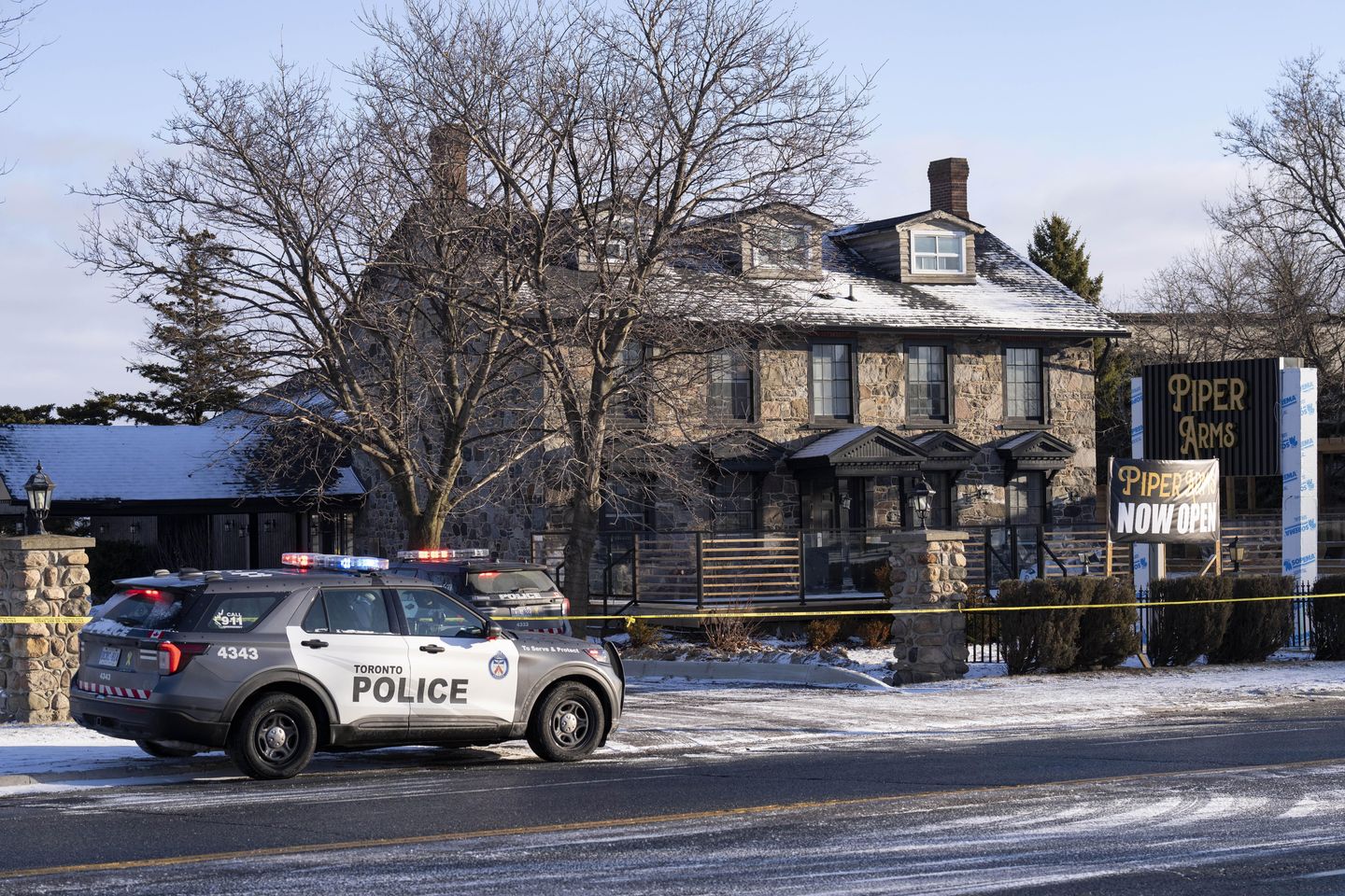 12 people wounded by 3 men shooting randomly at Toronto pub customers, police say