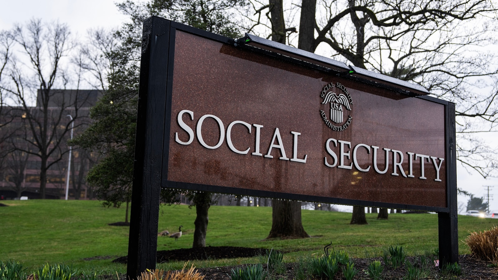 Acting Social Security chief now says he won't shut down agency after DOGE ruling