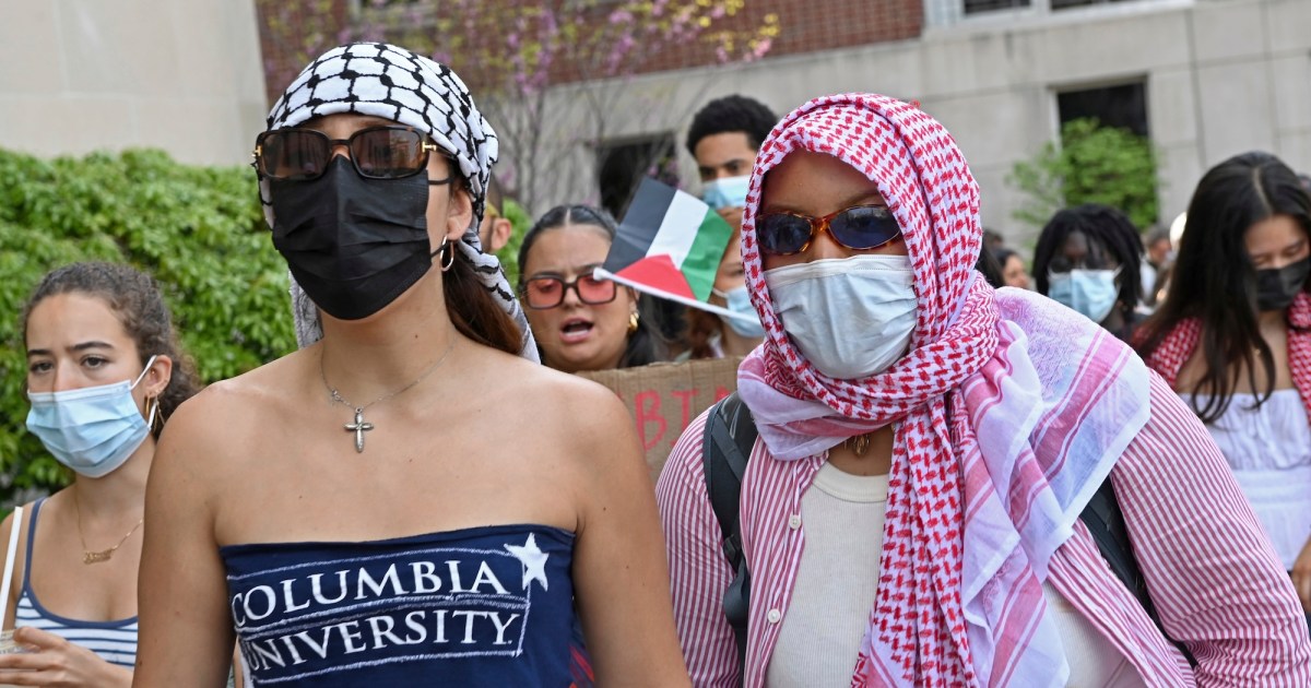 Caving to Trump’s Demands, Columbia University Says It Will Ban Mask-Wearing – Mother Jones