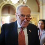 El senador Demócrata Chuck Schumer manifiesta su apoyo al plan que evitará el cierre del gobierno – One America News Network