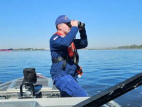 Florida boat capsizes, leaving 1 dead; Coast Guard searching for 3 others