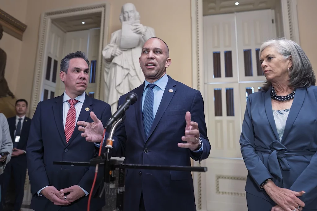 Jeffries doesn't budge on GOP funding bill after Schumer caves