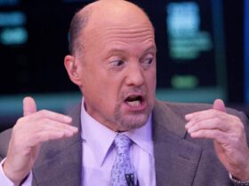 Jim Cramer Wonders If Trump Is 'Manufacturing' A Recession