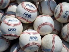 Kansas baseball team hits 5 straight home runs against Minnesota, tying NCAA record