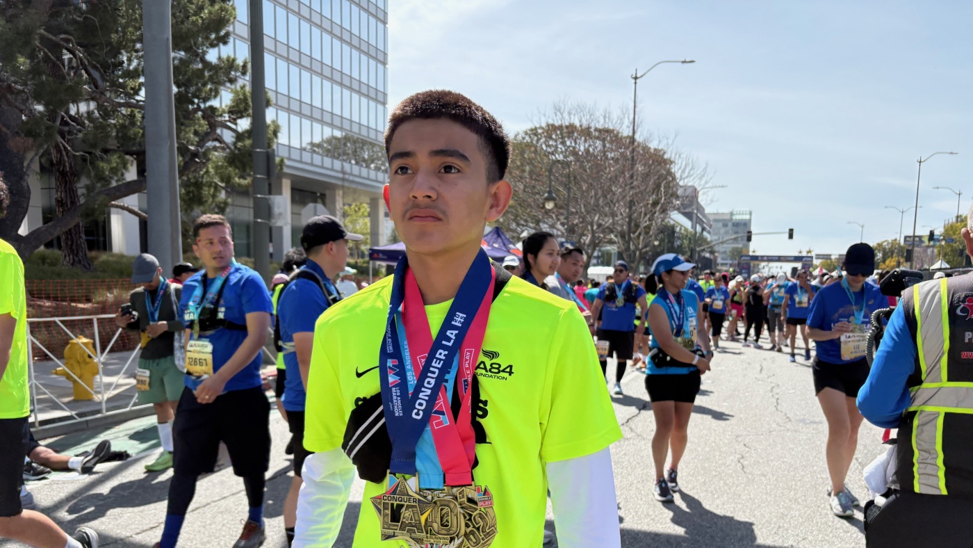 LA teen completes marathon despite fires interrupting training : NPR