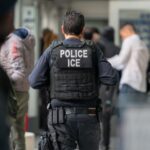 Más de 600 inmigrantes indocumentados arrestados en redada de ICE en Texas – One America News Network