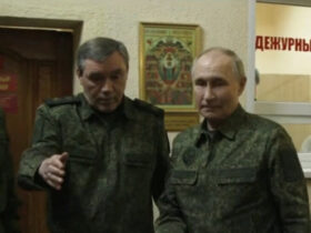 Putin Visits Kursk to Cheer Russian Troops Trying to Oust Ukraine