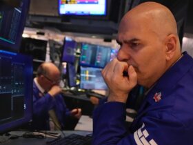 Stock market teeters amid trade war, recession fears