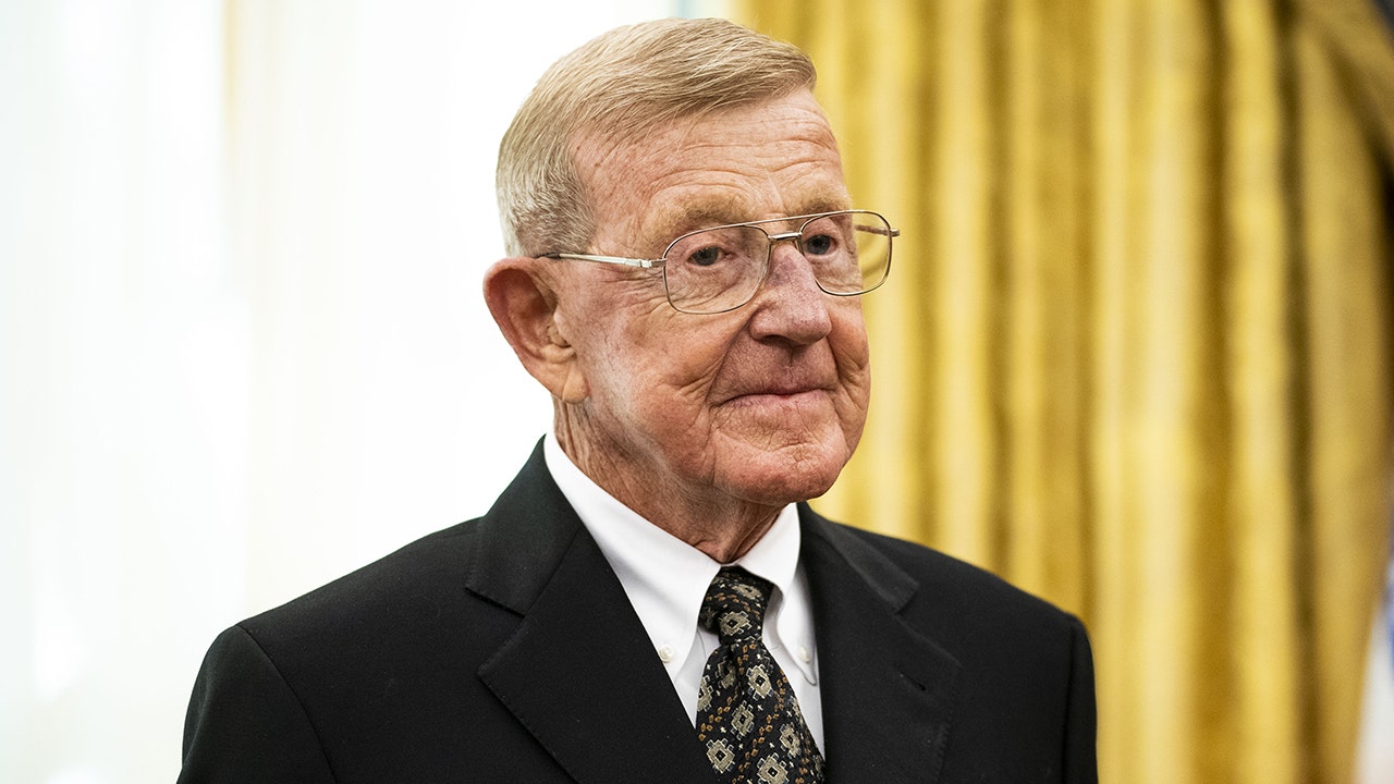 Trump, Vance find support from former college football coach Lou Holtz