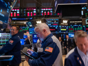 Wall Street’s Slide Resumes as Tariff Anxiety Persists for Investors