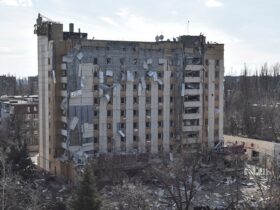 Zelenskyy's hometown suffers Russian attack as Ukraine pivots towards peace