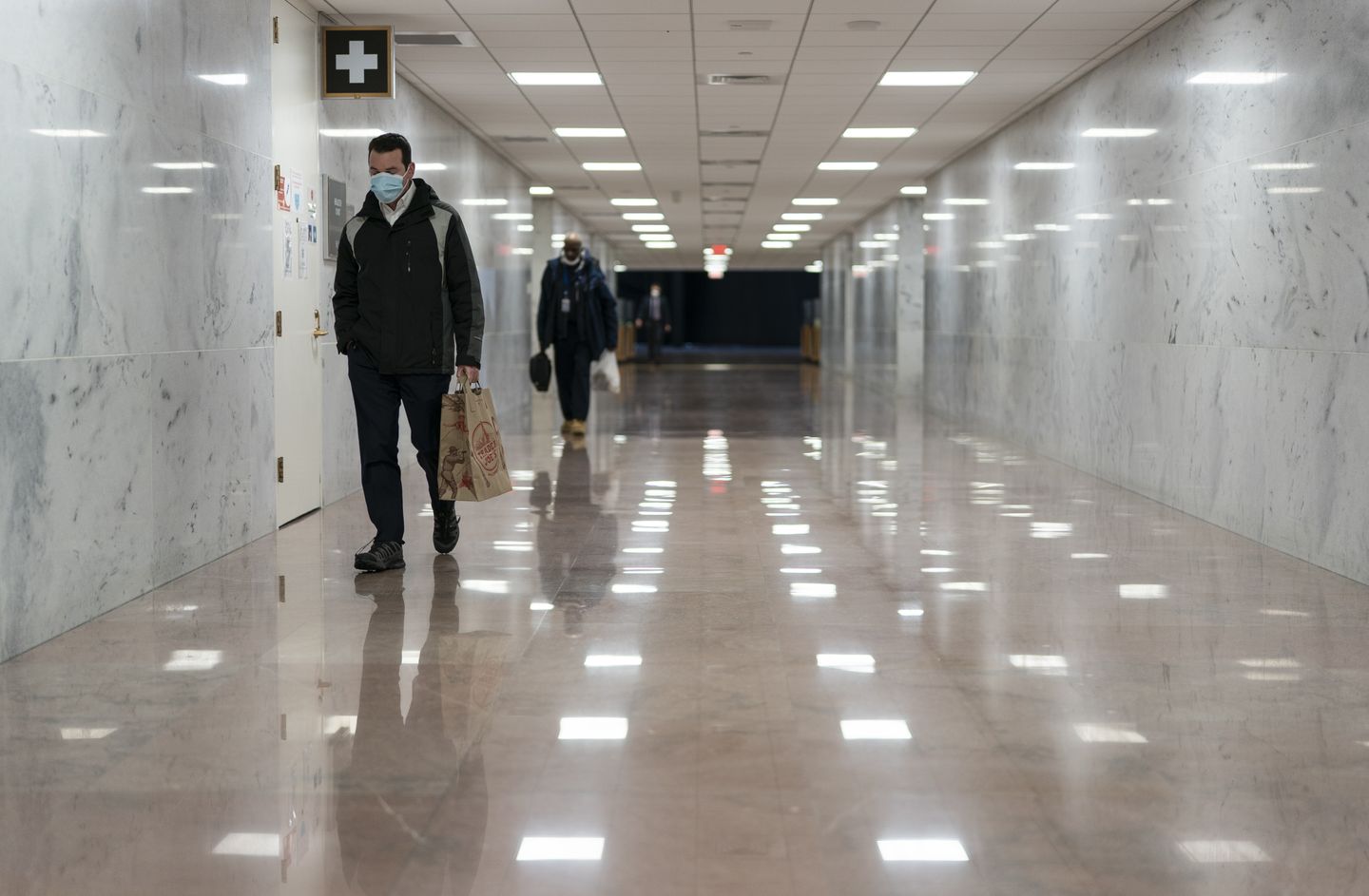Jobs numbers show federal employees teleworking at lowest level since pandemic