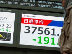Markets Head Lower in Wake of Concerns About U.S. Debt