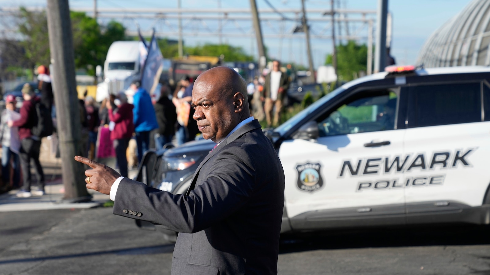 Newark mayor arrested at ICE facility while joining Democrats to conduct 'oversight'