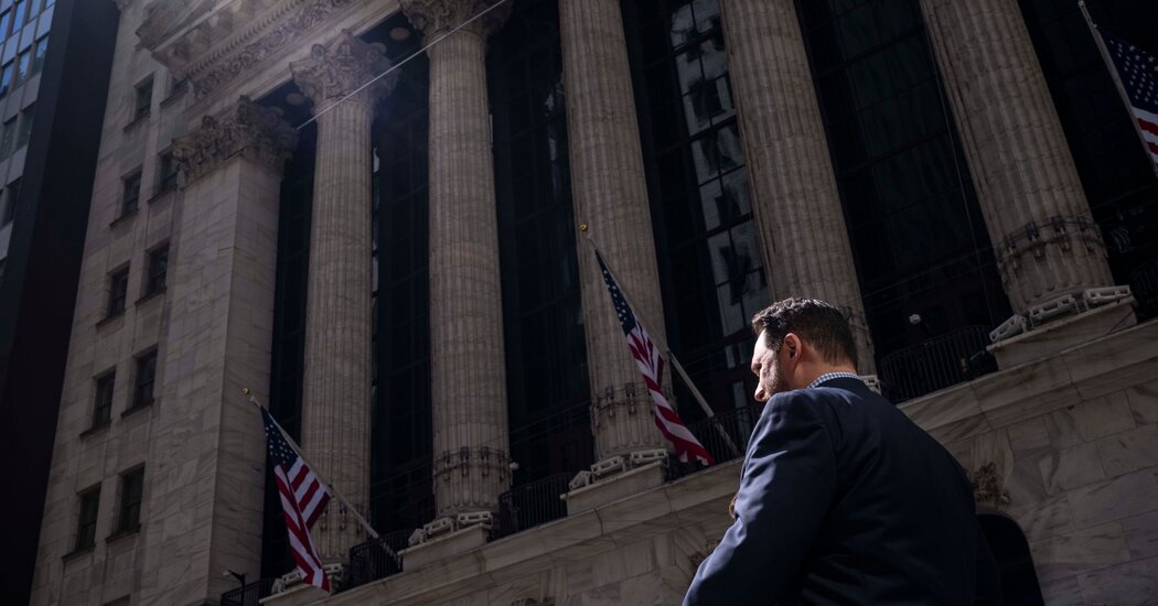 Trump Tariffs and Shrinking GDP Raise Political Stakes