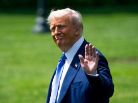Trump signs executive order aimed at slashing prescription drug costs