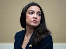 Alexandra Ocasio-Cortez endorses Zohran Mamdani in NYC mayoral race after chaotic debate