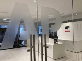 Appeals court rules Trump can boot Associated Press from the Oval Office