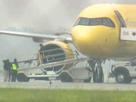Bomb threat forces evacuation of Spirit Airlines flight at Detroit airport