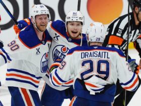 Edmonton battles back from 3 goals down in front of Taylor Swift, Travis Kelce