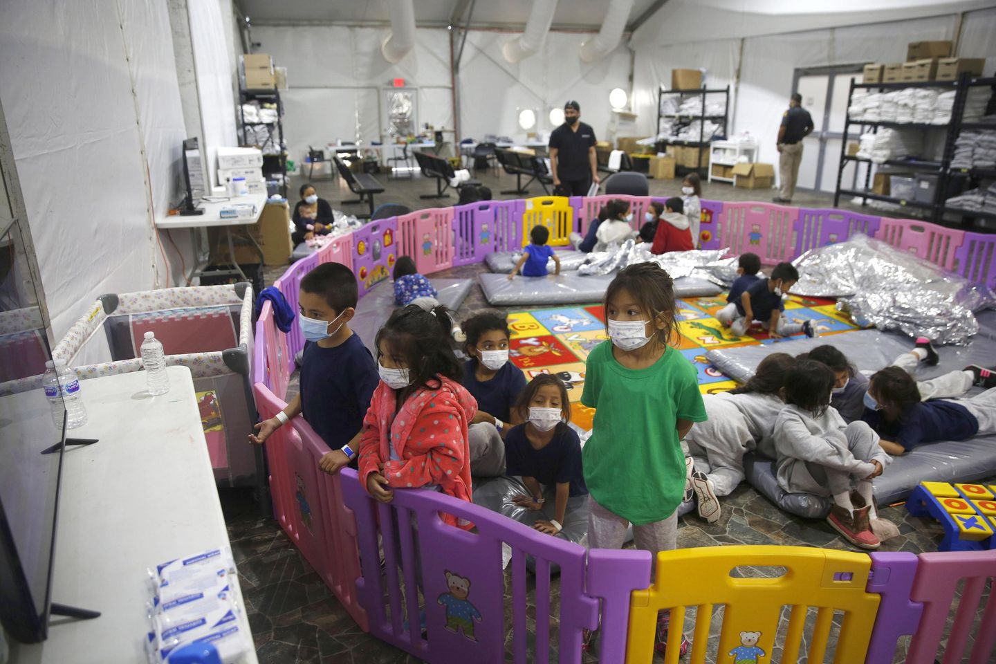 Judge orders U.S. refugee office to reconsider some children's cases