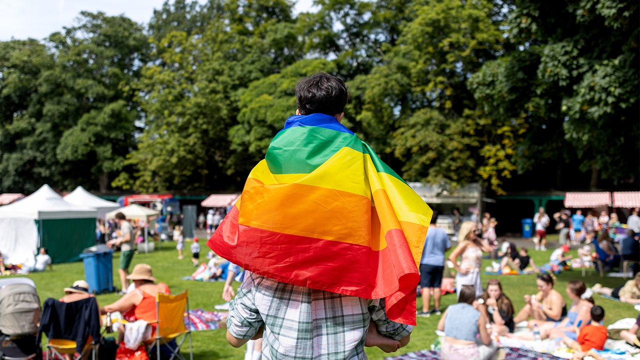 Middle school's 'Drag Day' and 'Queer Hero Day' spark parent concern in Oregon