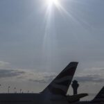 New video shows DoorDash driver pulling up next to plane at Chicago O'Hare