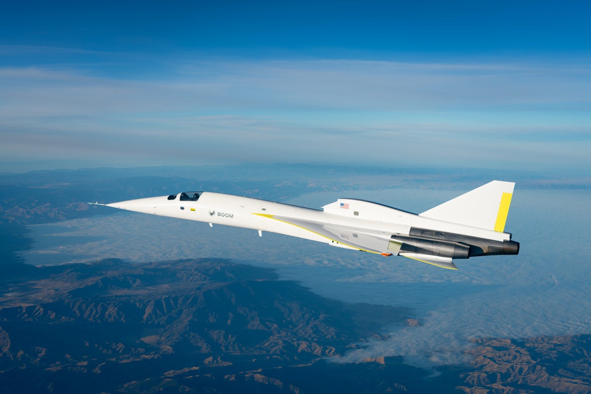 Trump brings the boom: new order opens skies across US to supersonic flights